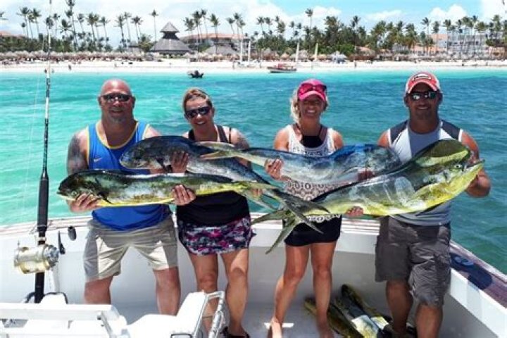 Fishing in Punta Cana with Tyler from Wicked Tuna project. Captain of