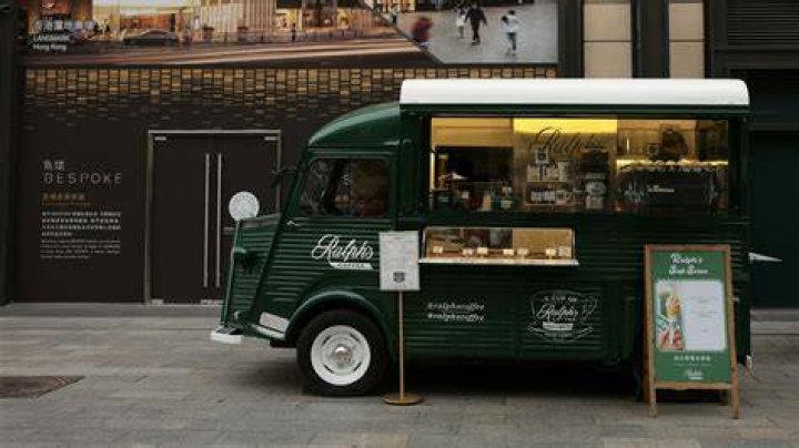 FOOD TRUCK IDEAS A COLORFUL AND FESTIVE WOODSTOCK INSPIRED WEDDING