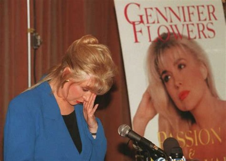 Gennifer Flowers accuses Bill Clinton of sexual harassment before their