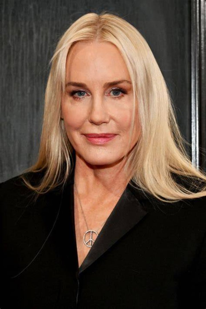 Grammy 2023 Daryl Hannah faz rara aparição no red carpet