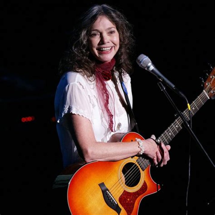 Grammywinning folk singersongwriter Nanci Griffith dies WBBJ TV