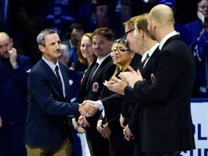 Guy Carbonneau, Hayley Wickenheiser headline Hockey Hall of Fame's