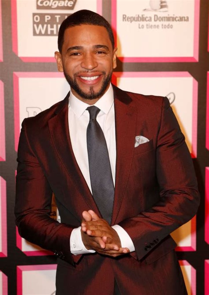 Henry Santos se declara defensor de la mujer y le dedica una canci&oacute;n a