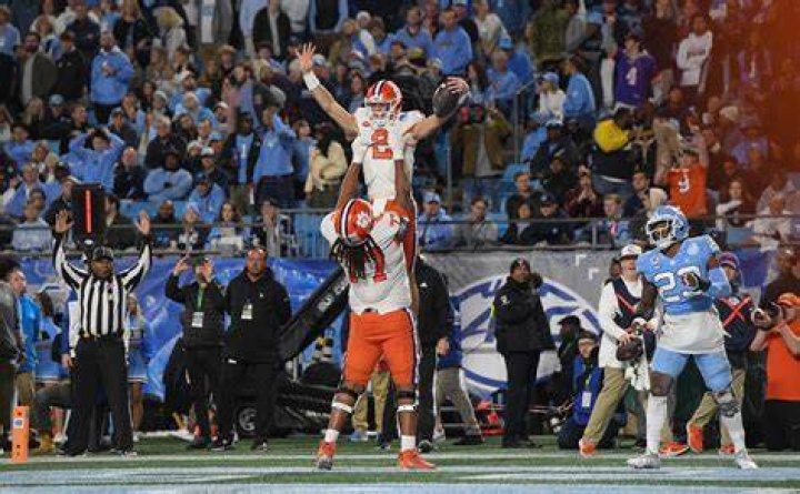 Holiday Bowl North Carolina's Power Echols has crazy interception