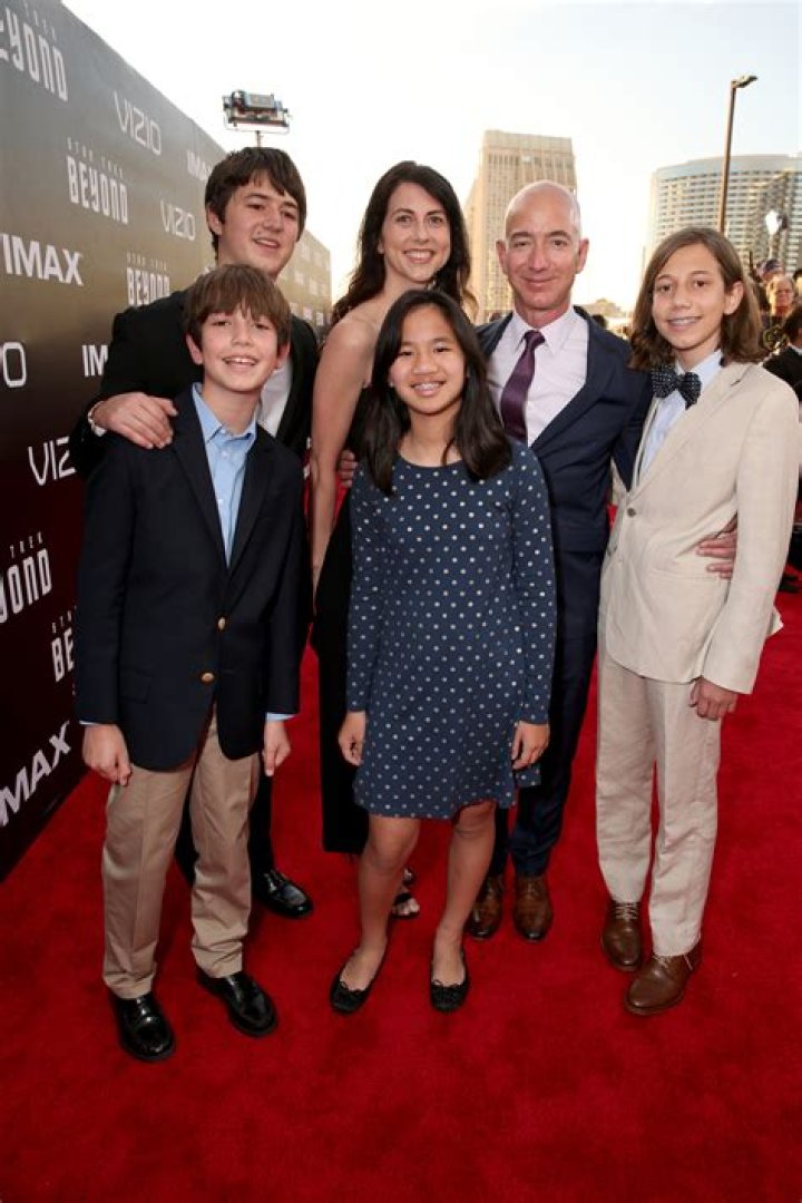 How many children does Jeff Bezos have?