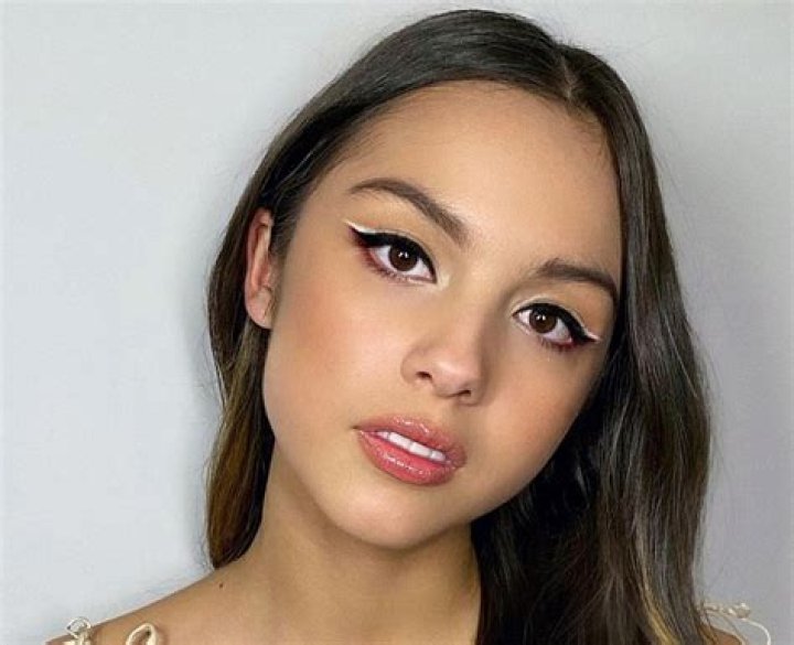 How old is Olivia Rodrigo? Birthday, Net Worth, Height, Family