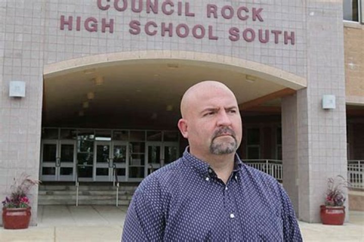 Hundreds gather to grieve Council Rock students killed in crash