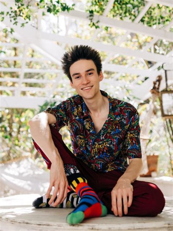 Is Jacob Collier Gay Or Does He Have Girlfriend? Partner