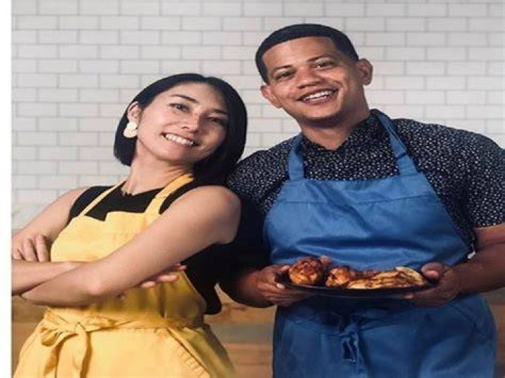 Is Rie McClenny pregnant?