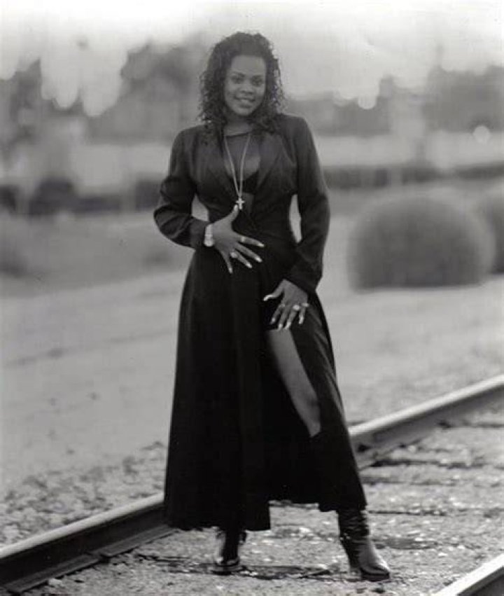 Is Singer Jewell Caples Dead Or Still Alive? As Death Rumors On Twitter