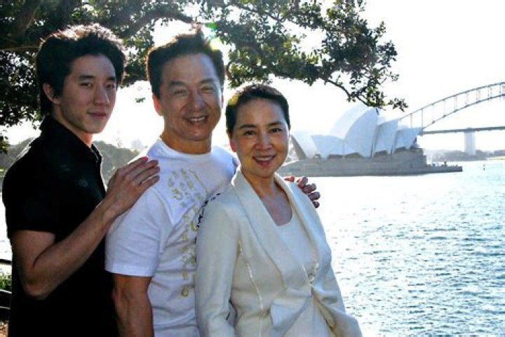Jackie Chan Wiki, Age, Family, Biography, etc wikibion