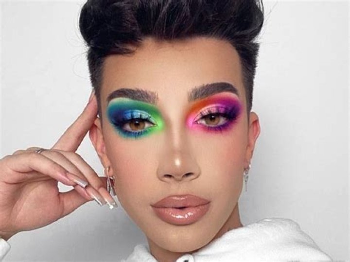 James Charles Biography, Age, Height, Boyfriend, Net Worth StarsWiki