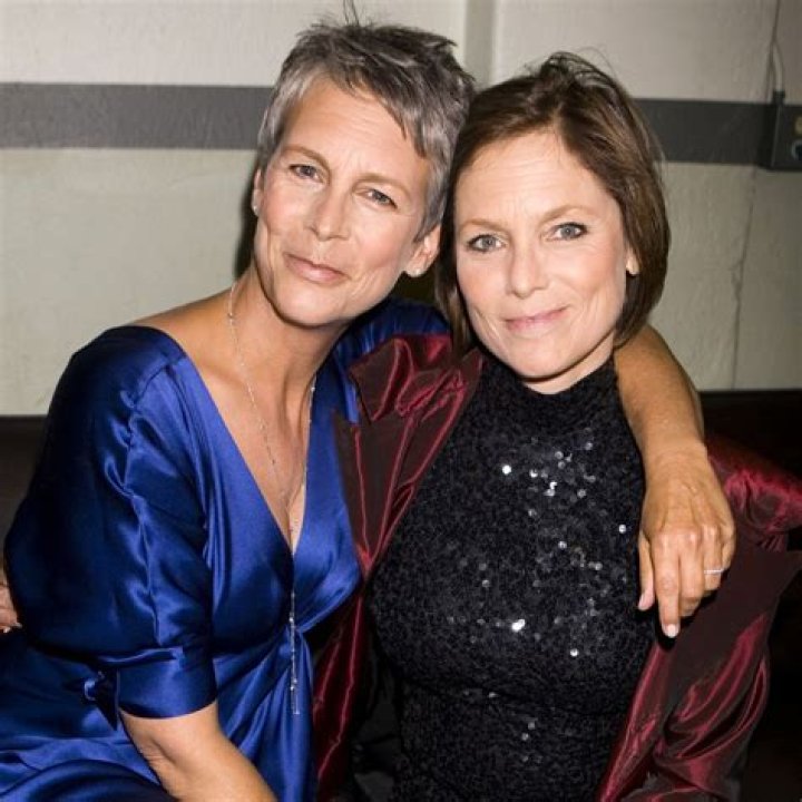Jamie Lee Curtis Death Hoax Debunked