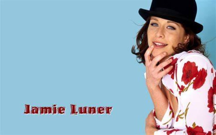 Jamie Luner Biography, Height & Life Story Super Stars Bio