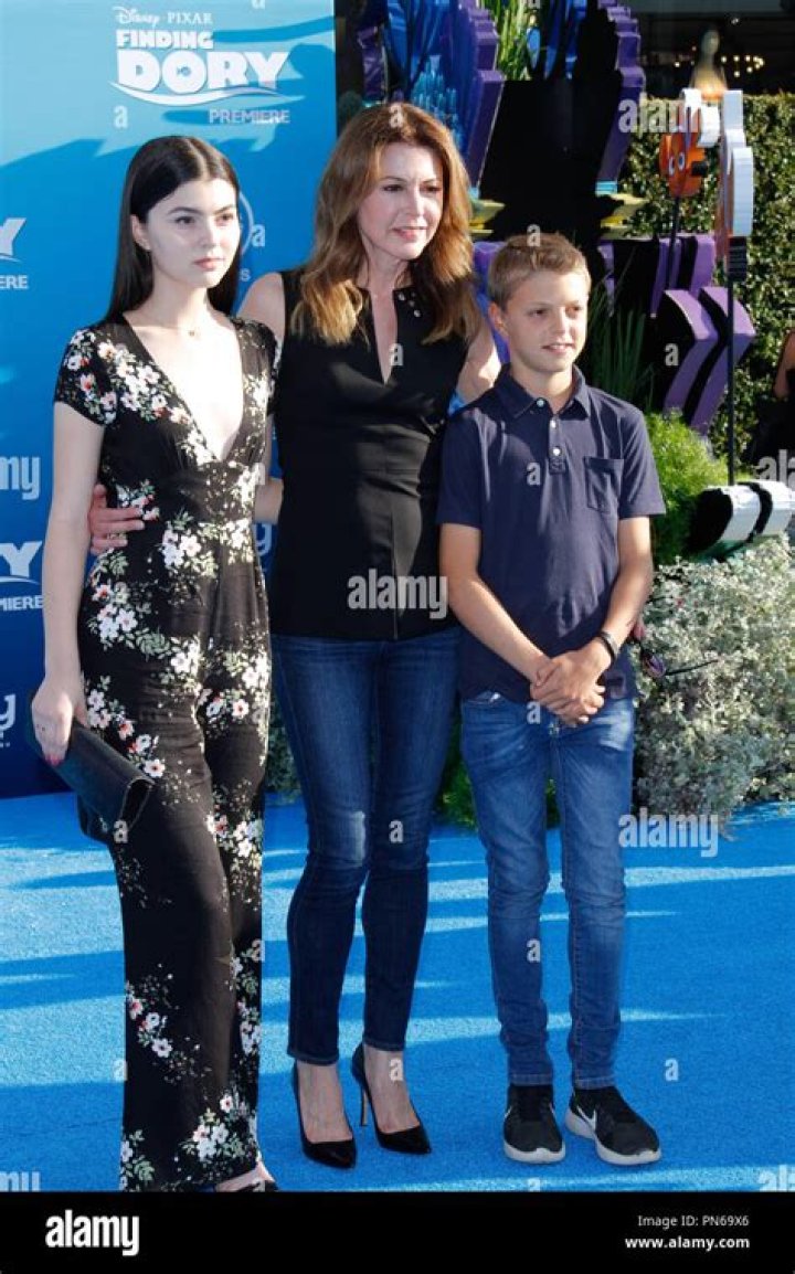 Jane Leeves Family