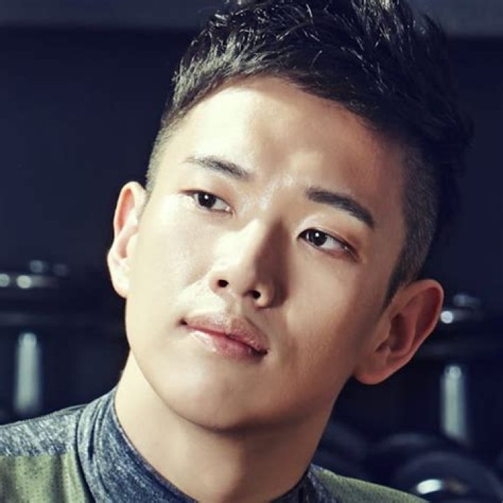 Jang Sung Kyu Shares Shockingly Attractive Photos of Himself as a