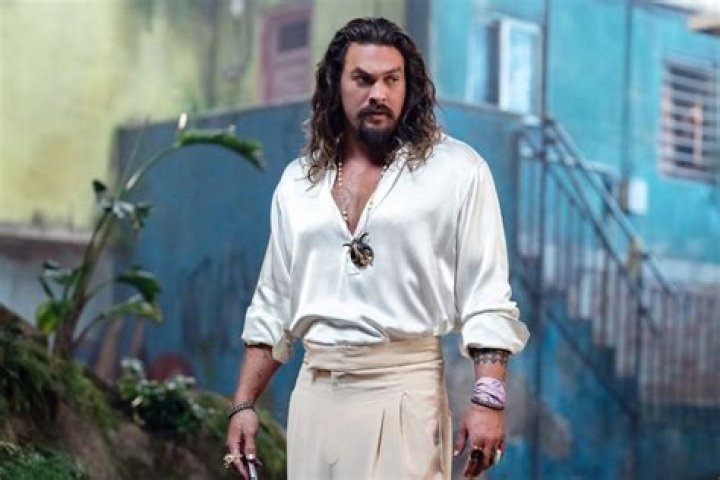 Jason Momoa Says He Doesn't Like Wearing Clothes Anymore, Strips Down