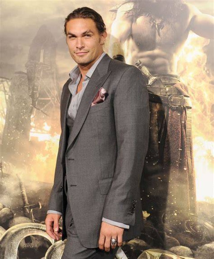 Jason Momoa shaves off signature beard for first time in 7 years &mdash; see