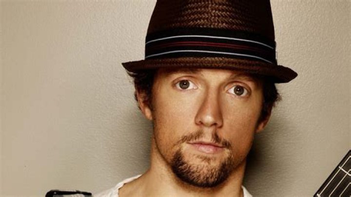 Jason Mraz's Body Measurements Including Height, Weight, Shoe Size