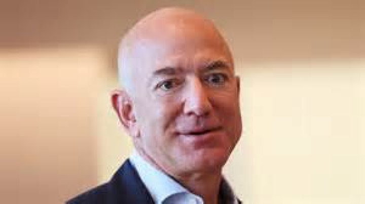Jeff Bezos Reclaims World’s Richest Man Title After Amazon Stock Rout