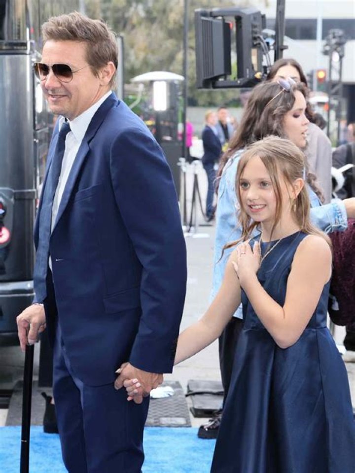 Jeremy Renner Wiki, Wife, Age, Height, Family, Biography & More