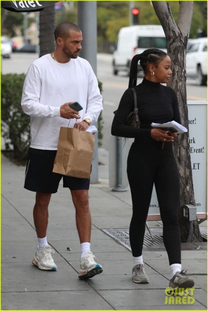 Jesse Williams & Girlfriend Taylour Paige Couple Up For &lsquo;The Irishman