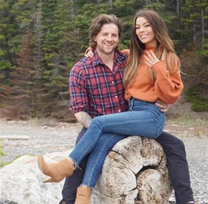 Jillian MacLaughlin & Emmett Blois The Amazing Race Canada 4 Amazing