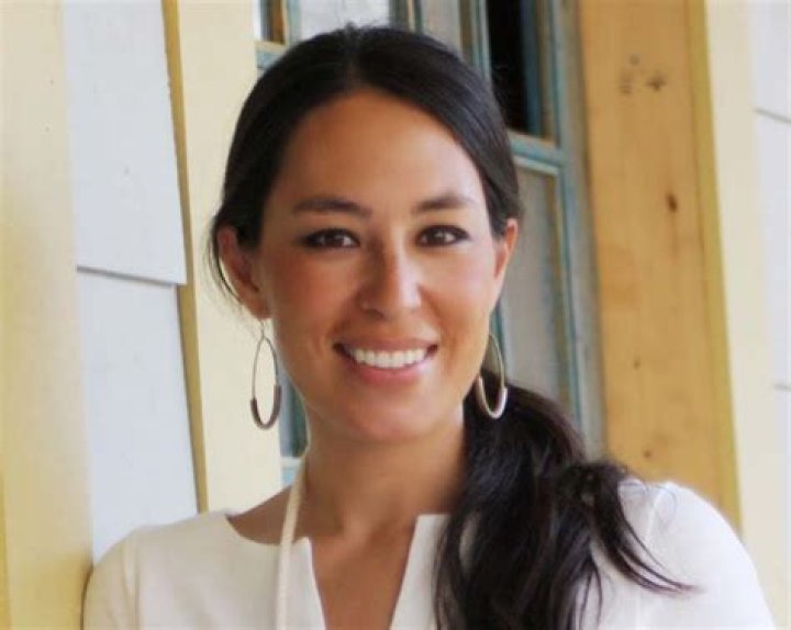 Joanna Gaines Bio, Net Worth, Height, Age, Married, Husband & Children