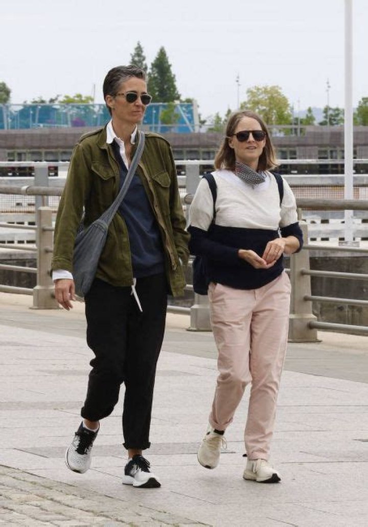 Jodie Foster Seen walking along Manhattan's Hudson River Park GotCeleb