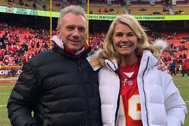 Joe Montana Wife Meet Jennifer Montana Wikis, Celebrity Bios & More