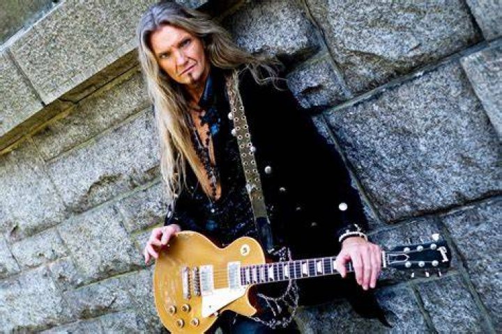 JOEL HOEKSTRA (WHITESNAKE / JOEL HOEKSTRA'S 13) "GIRISH [PRADHAN], He