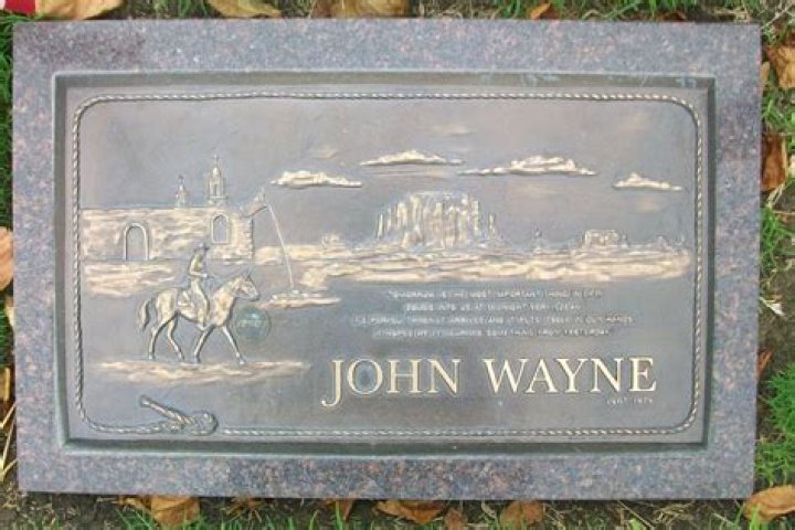 John Wayne Famous tombstones, John wayne, Famous graves