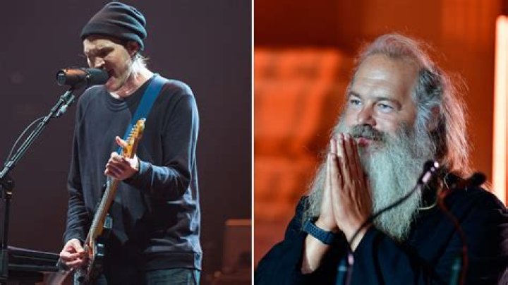 Josh Klinghoffer Net Worth 2022/2021, Salary, Age, Bio, Family