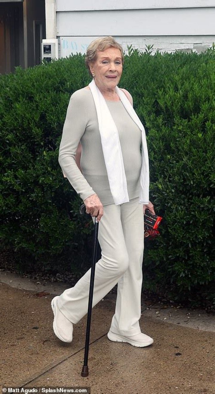 Julie Andrews Height, Age, Body Measurements, Wiki