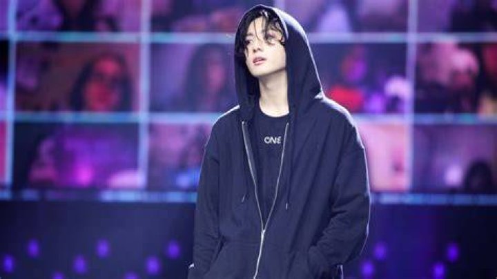 Jung Kook Net Worth 2023 Singing Career Age Wife