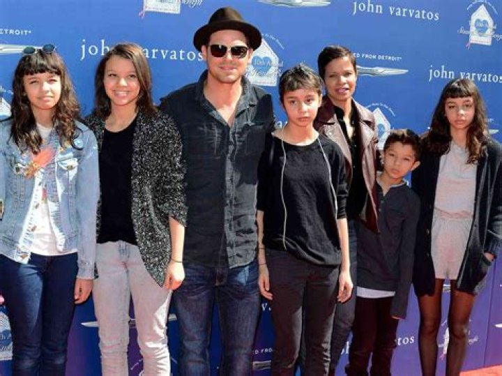 Justin Chambers And Family