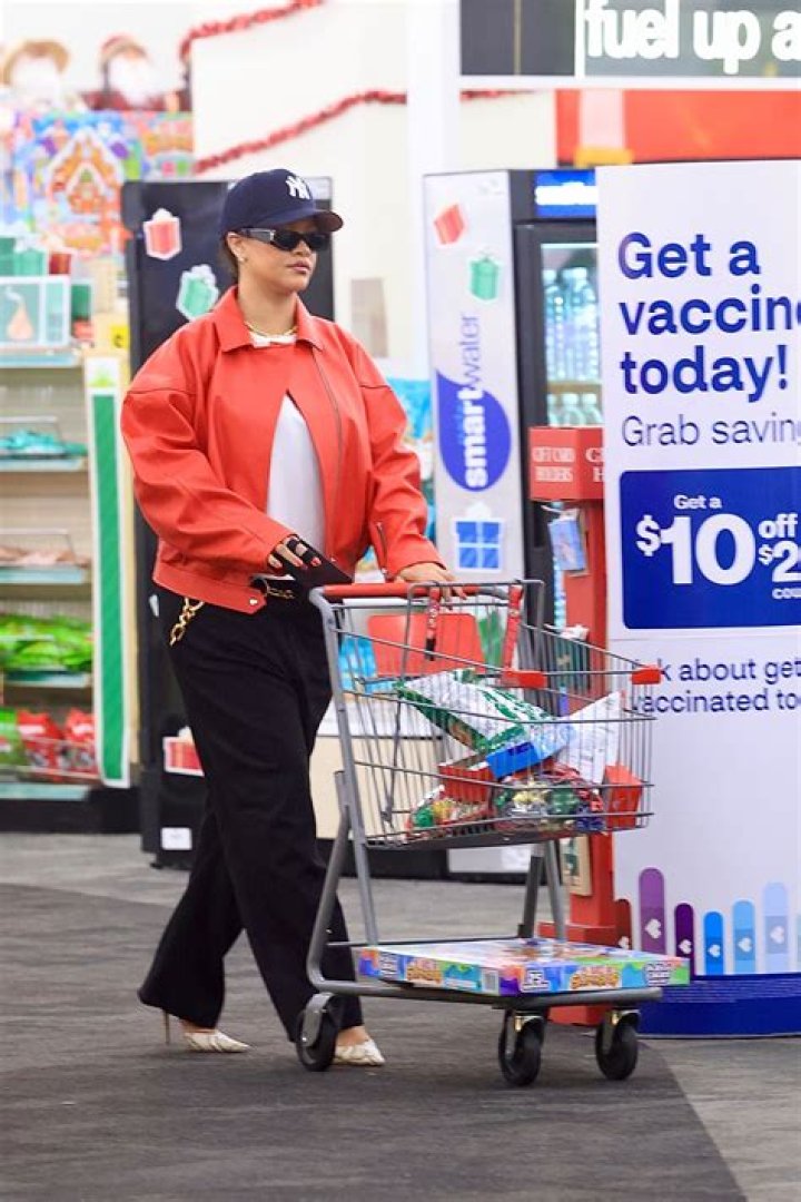 Justin Simpson Spotted Shopping at Local Walmart Following Father's