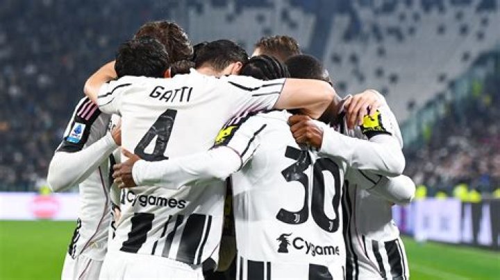 Juventus, fiocco rosa &egrave; nata Vera Nil figlia del presidente Andrea Agnelli