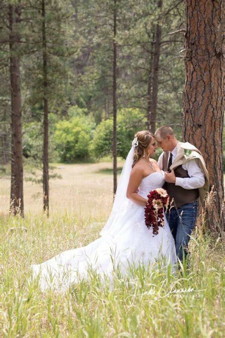 Kaitlyn and Cody photo credit Claussen photography Destination