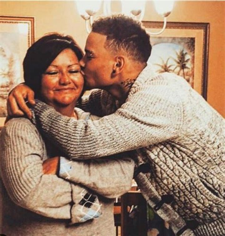 Kane and his mom date ? Kane brown, Brown babies, Country boys