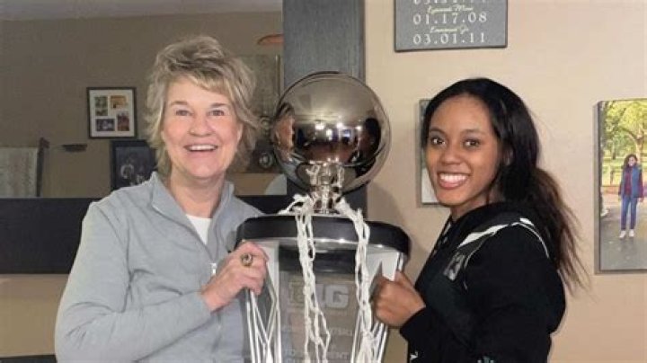 Kennise Johnson Set for Iowa Arrival Sports Illustrated Iowa Hawkeyes