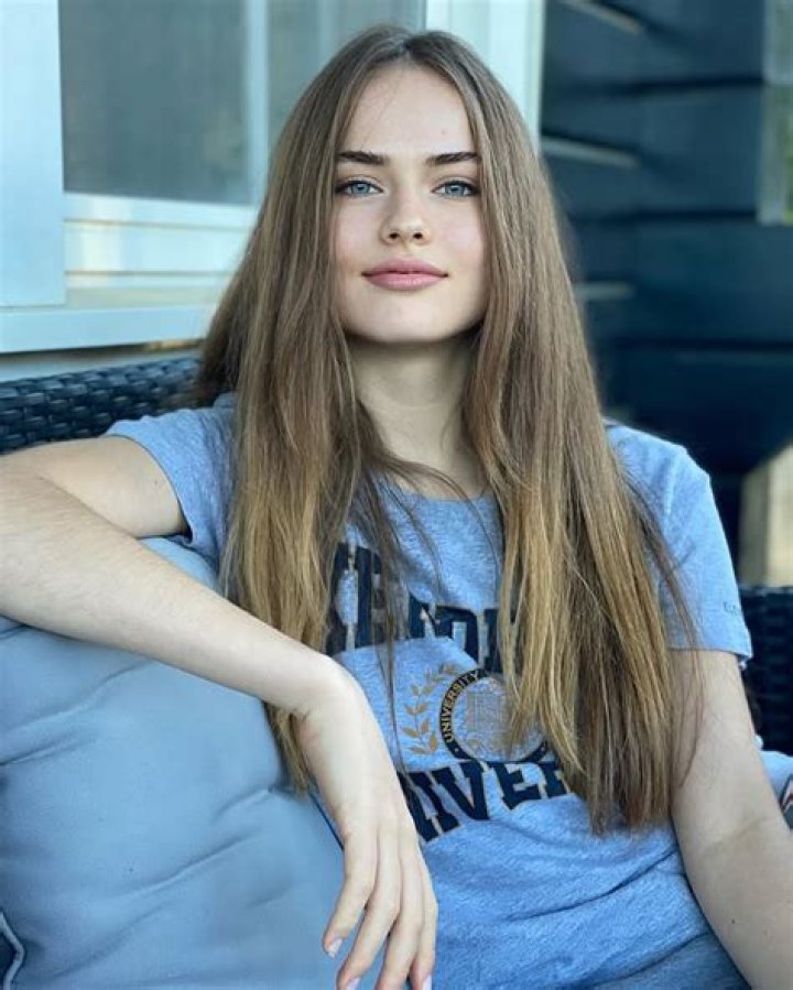 Kristina Santa Bio, Age, Height, Wiki Models Biography FindSource