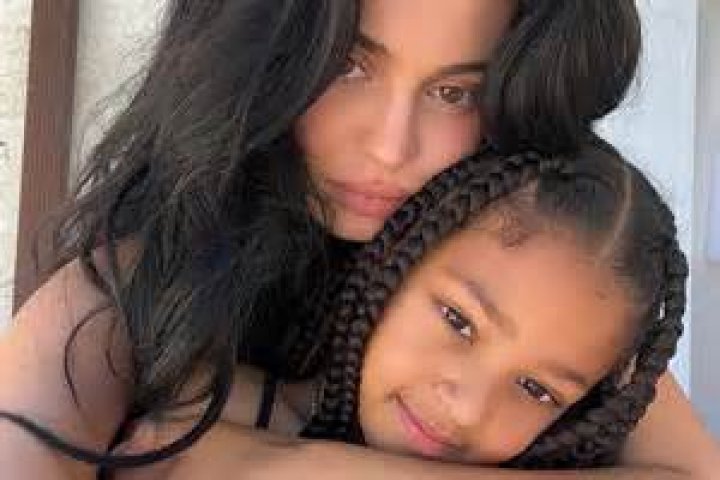 Kylie Jenner Shares Baby Bump Throwback Pics From Halloween 2017