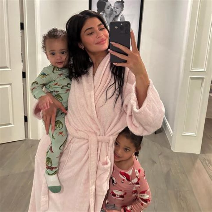 Kylie Jenner's Net Worth in 2022 Wiki, Siblings, Husband, Daughter, Age