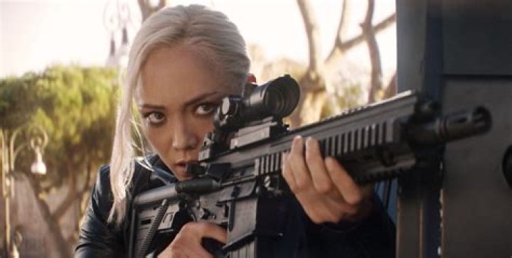 LADYGUNN Pom klementieff, French actress, She walks in beauty