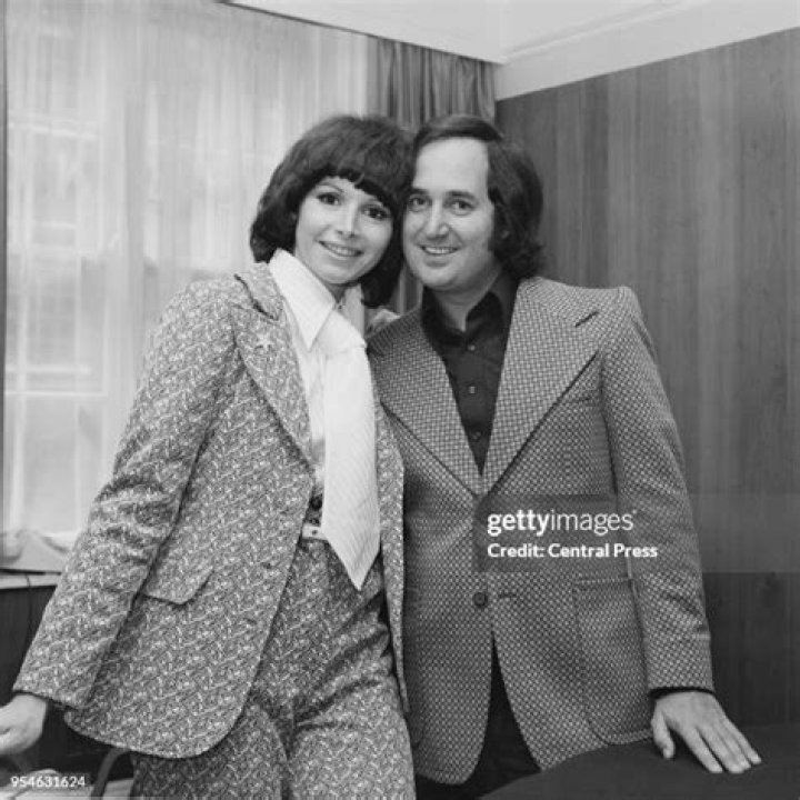 Leba Sedaka Neil Sedaka Photos and Premium High Res Pictures Getty Images