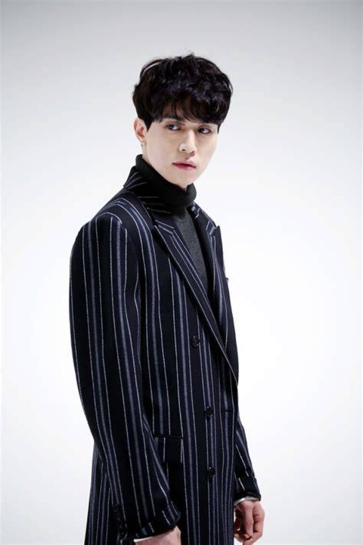 Lee dongwook in the series of Touch Your Heart Korean Star, Korean Men