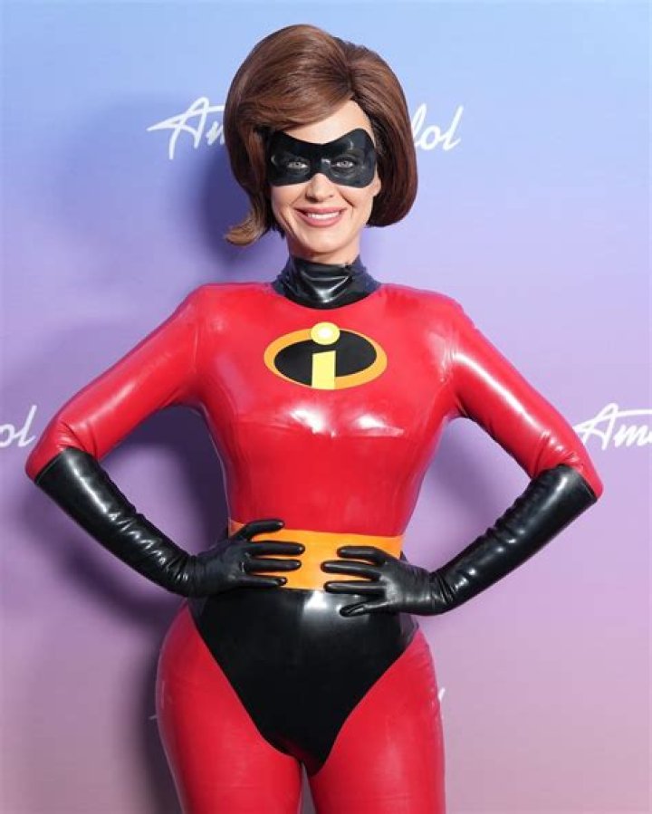 Longnecked Elastigirl by imdiver on DeviantArt