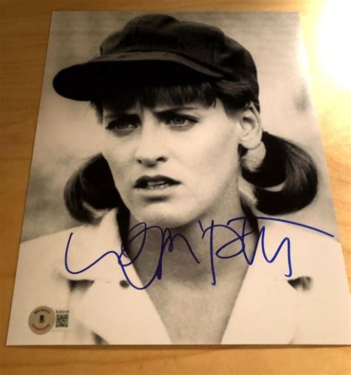 Lori Petty signed AUTHENTIC 8x10Free ShipThe Autograph Bank