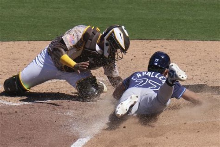 Los Padres son barridos por los Rockies mientras Blake Snell contin&uacute;a